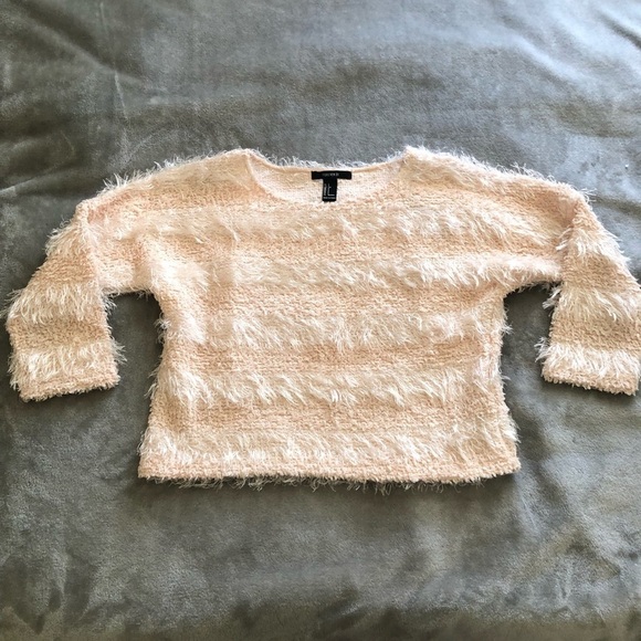 Forever21 light peachy/pink color semi-cropped sweater size small - Picture 1 of 7